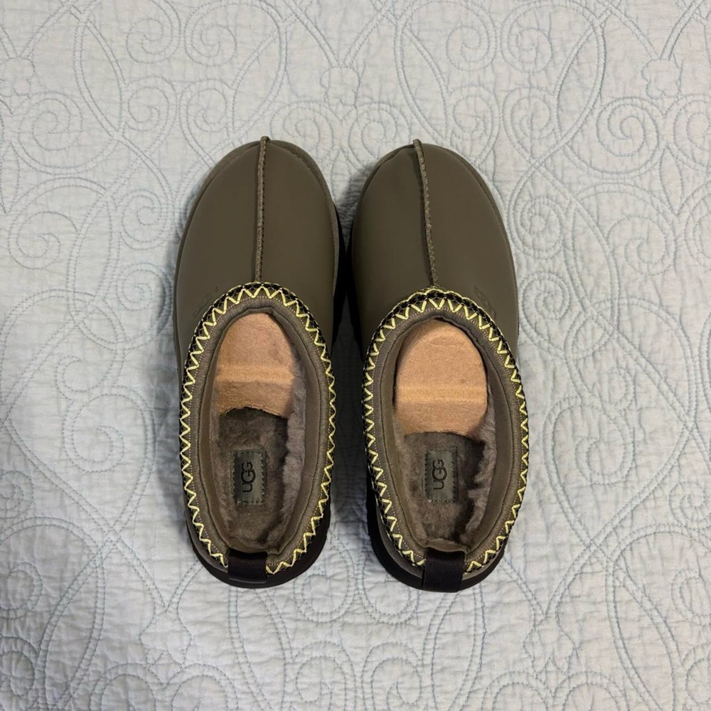 UGG Platform Tazz Slippers in Grey
